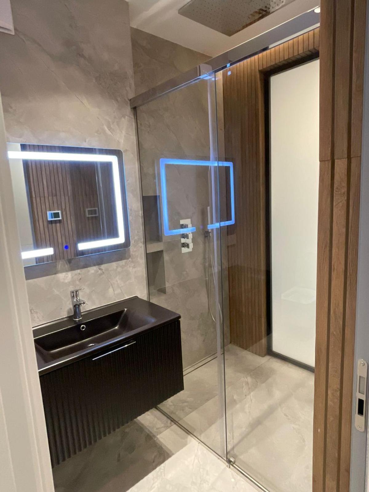 Luxury One Bedroom Apartment Tiranë Luaran gambar