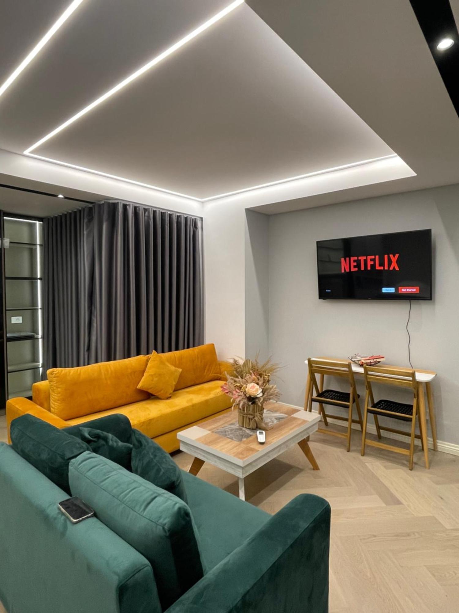 Luxury One Bedroom Apartment Tiranë Luaran gambar